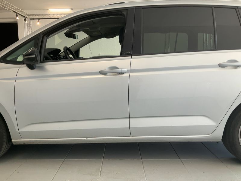 Volkswagen Touran 1.5 TSI ACT IQ.DRIVE — zdjęcie 4