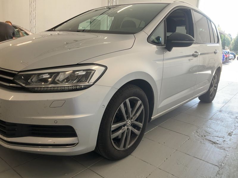 Volkswagen Touran 1.5 TSI ACT IQ.DRIVE — zdjęcie 2