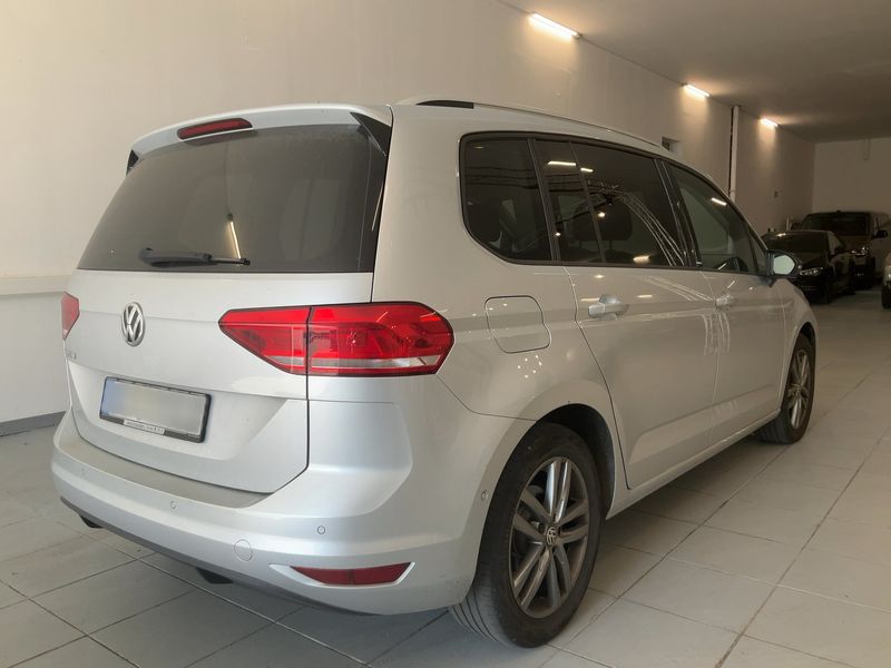 Volkswagen Touran 1.5 TSI ACT IQ.DRIVE — zdjęcie 6