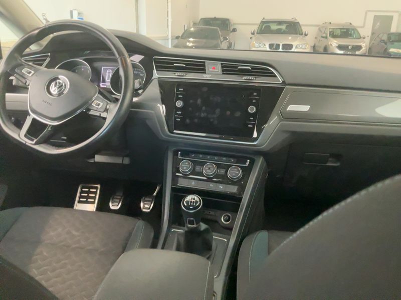Volkswagen Touran 1.5 TSI ACT IQ.DRIVE — zdjęcie 12