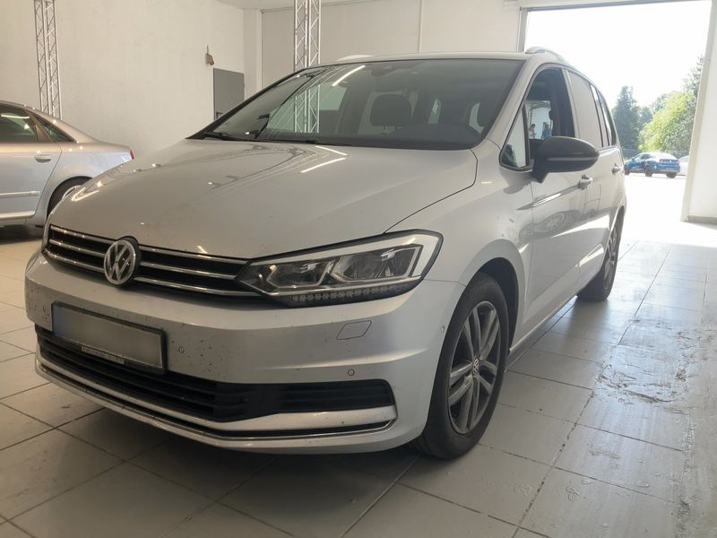 Volkswagen Touran 1.5 TSI ACT IQ.DRIVE