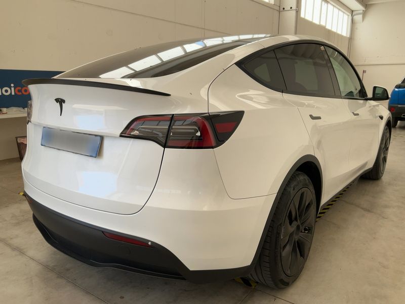 Tesla Model Y Standard Range — zdjęcie 6