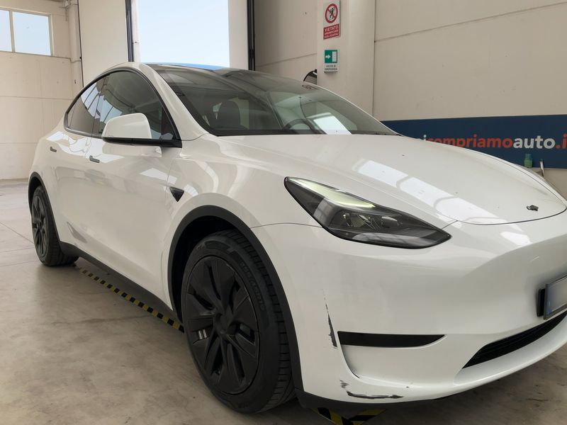 Tesla Model Y Standard Range — zdjęcie 8