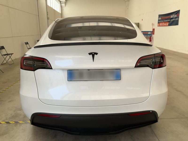 Tesla Model Y Standard Range — zdjęcie 5
