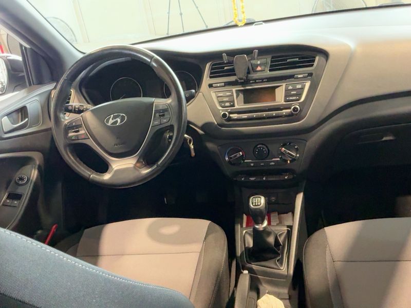 Hyundai i20 1.2 Passion — zdjęcie 12