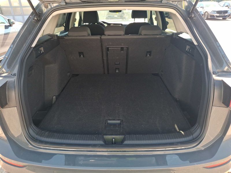 Volkswagen Golf VIII 1.5 eTSI ACT Move — zdjęcie 9