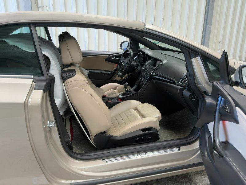 Opel Cascada 1.6 SIDI Turbo Innovation ecoFlex — zdjęcie 11