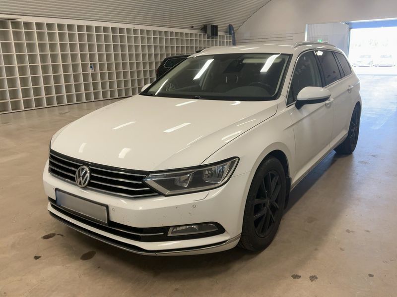 Volkswagen Passat 2.0 TDI Highline BlueMotion Tech 2015 – снимка 1