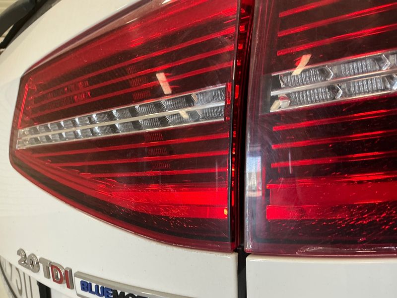 Volkswagen Passat 2.0 TDI Highline BlueMotion Tech 2015 – снимка 30