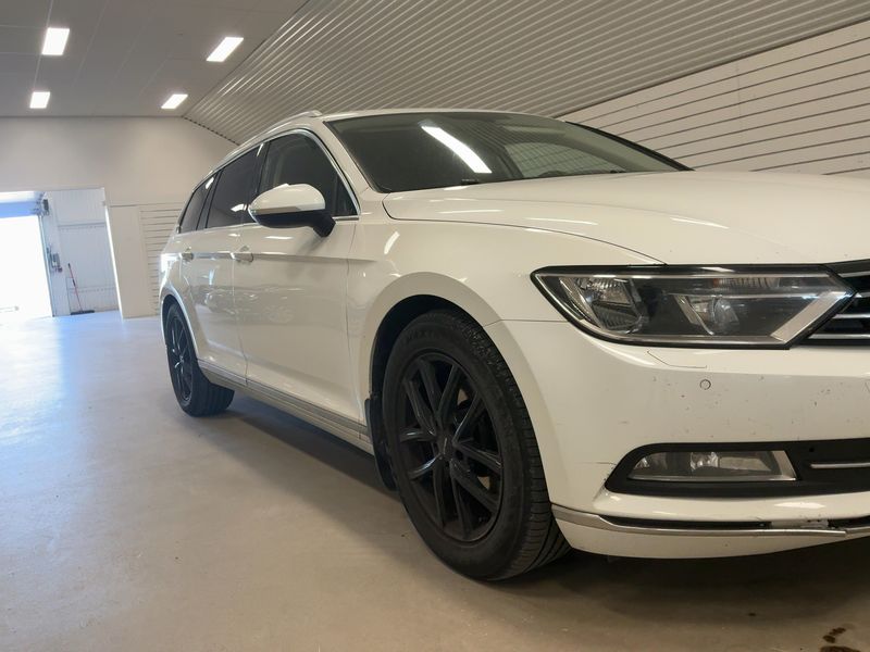 Volkswagen Passat 2.0 TDI Highline BlueMotion Tech 2015 – снимка 12