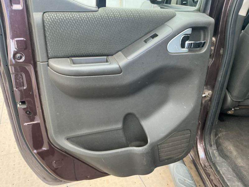 Nissan Navara Pick-up 2.5 dCi Double Cab SE 4x4 2014 – снимка 30