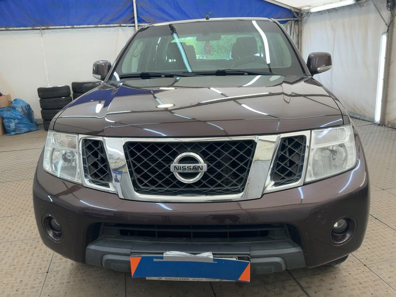 Nissan Navara Pick-up 2.5 dCi Double Cab SE 4x4 — zdjęcie 9