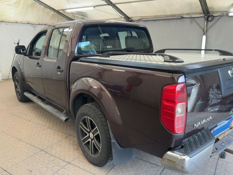 Nissan Navara Pick-up 2.5 dCi Double Cab SE 4x4 — zdjęcie 3
