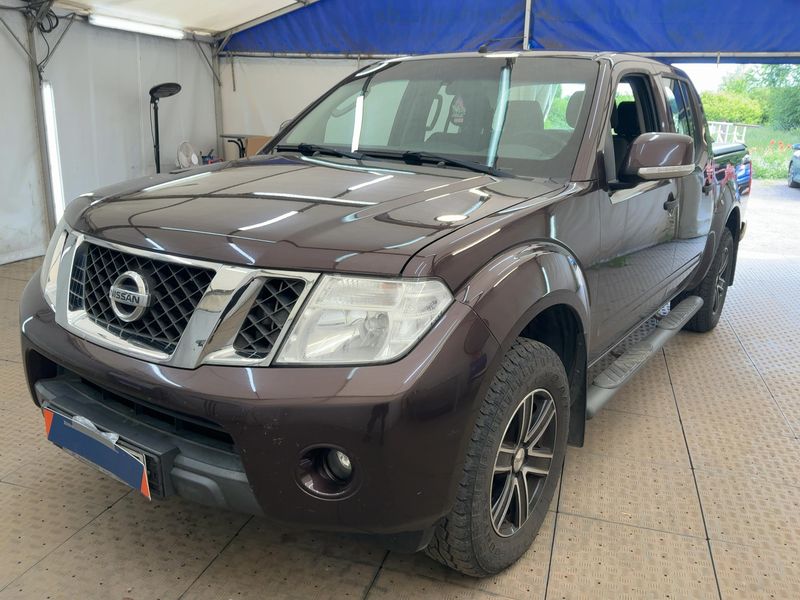 Nissan Navara Pick-up 2.5 dCi Double Cab SE 4x4