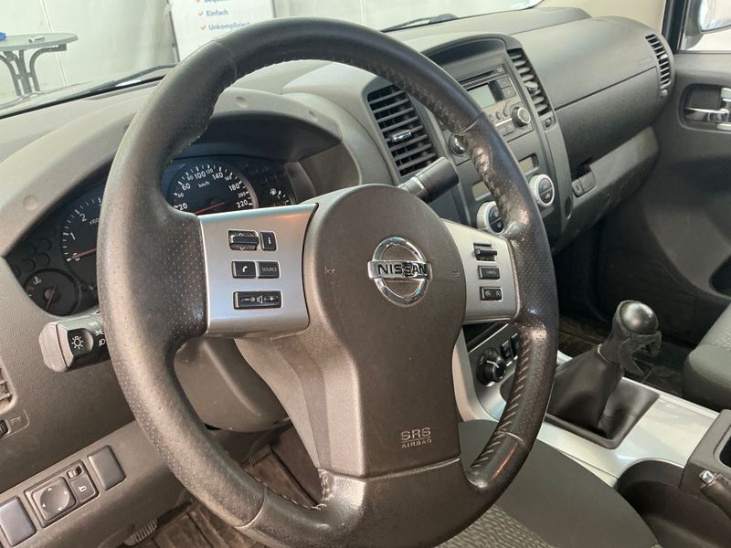Nissan Navara Pick-up 2.5 dCi Double Cab SE 4x4 2014 – снимка 35