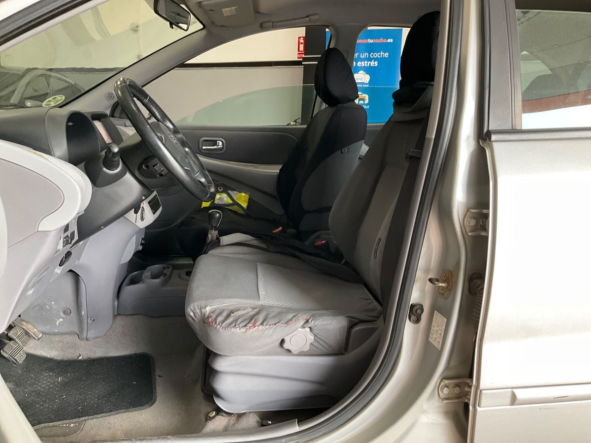Nissan Almera 2006 — photo 9