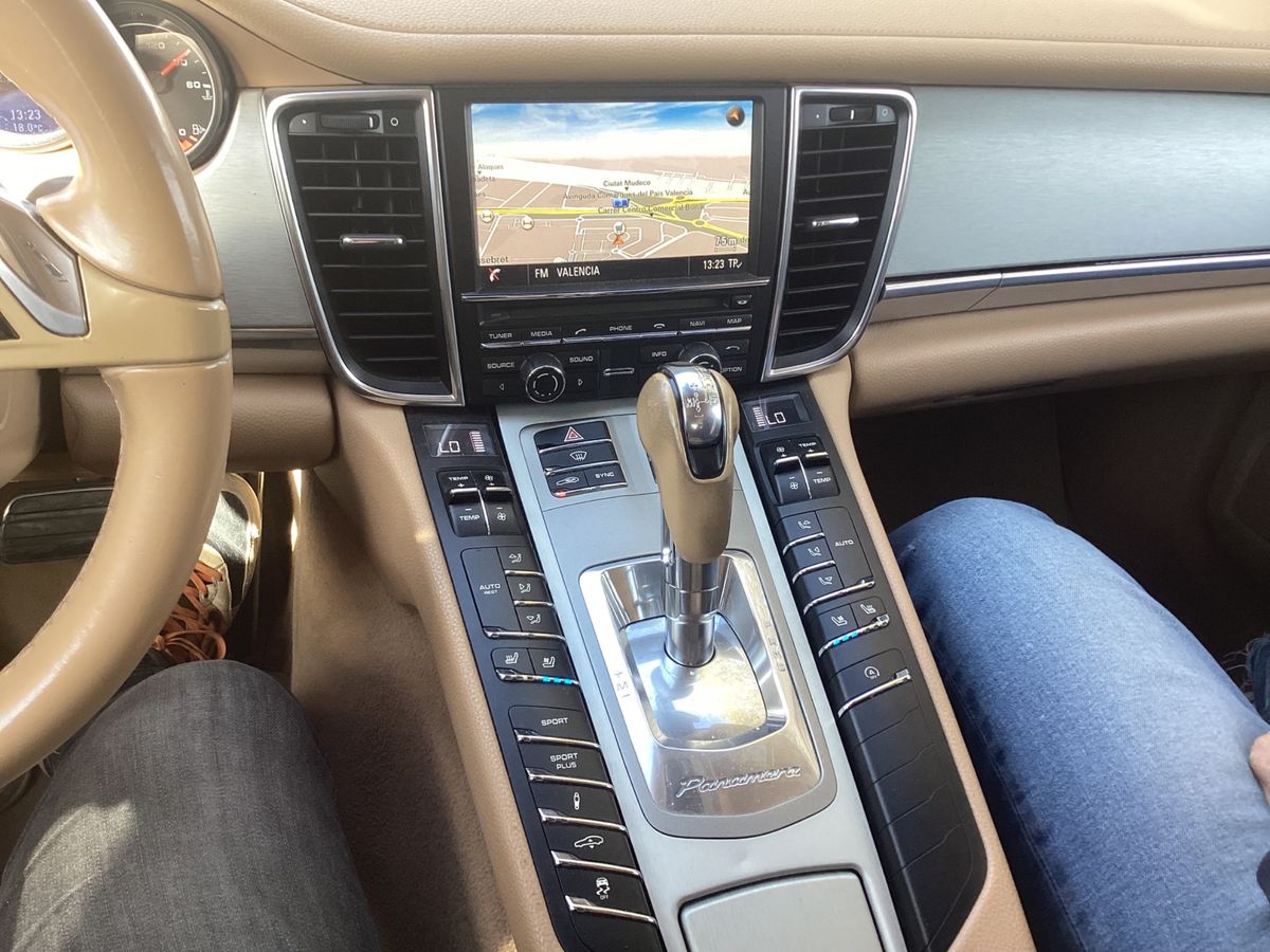 Porsche Panamera 2014 — photo 30