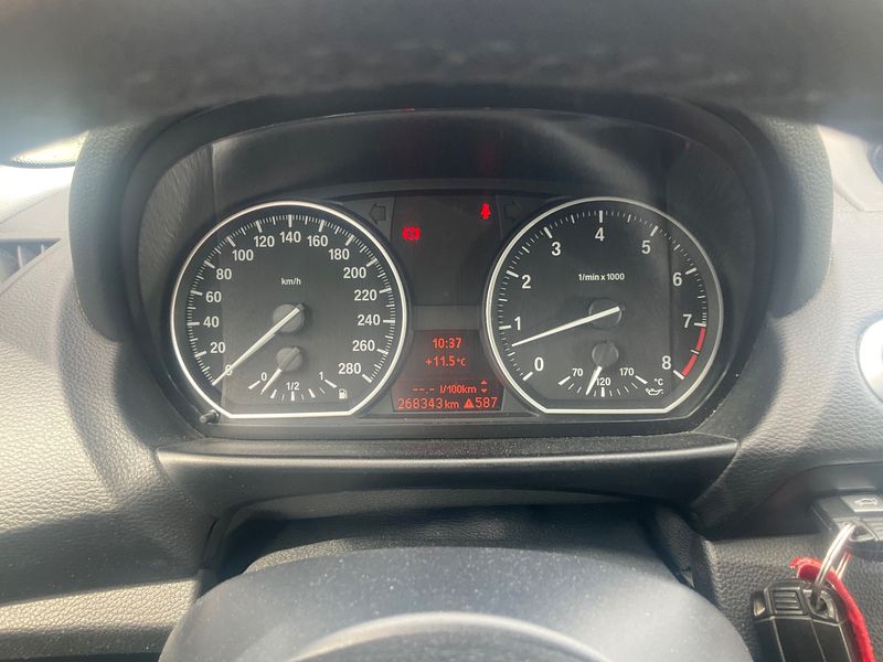 BMW 1er 130i — zdjęcie 13