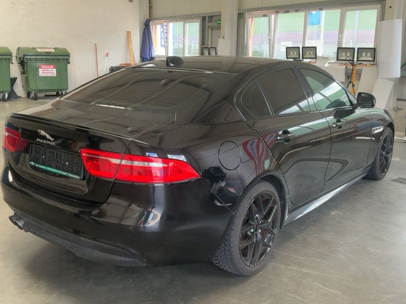 Jaguar XE 20d R-Sport — zdjęcie 6