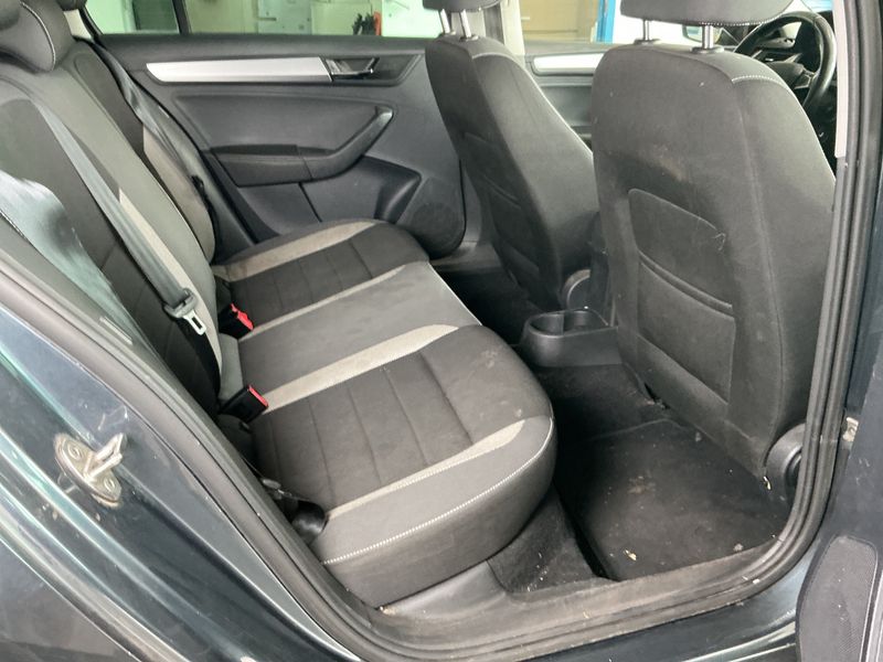 Skoda Rapid 1.0 TSI Ambition 2018 – снимка 34