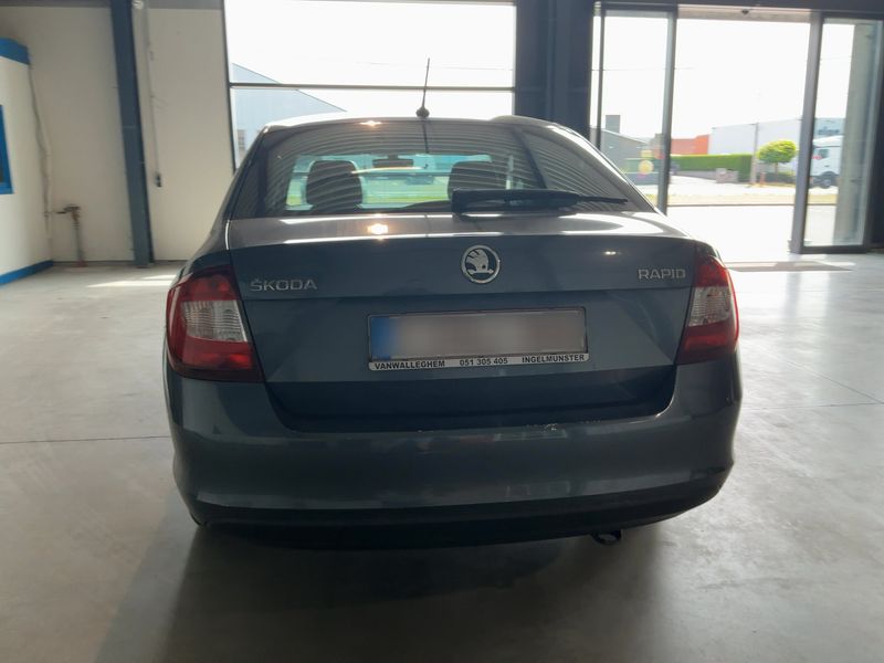 Skoda Rapid 1.0 TSI Ambition — zdjęcie 5
