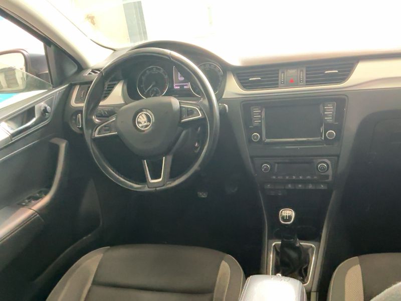 Skoda Rapid 1.0 TSI Ambition — zdjęcie 12