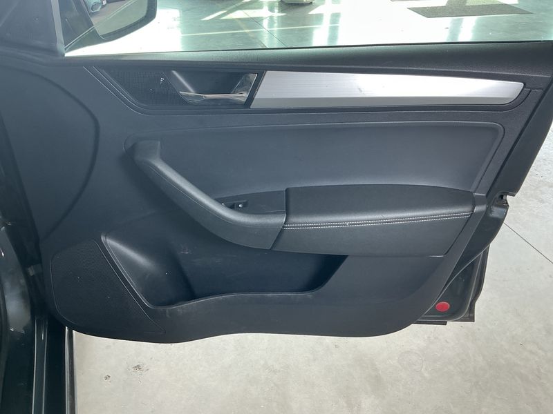 Skoda Rapid 1.0 TSI Ambition 2018 – снимка 28