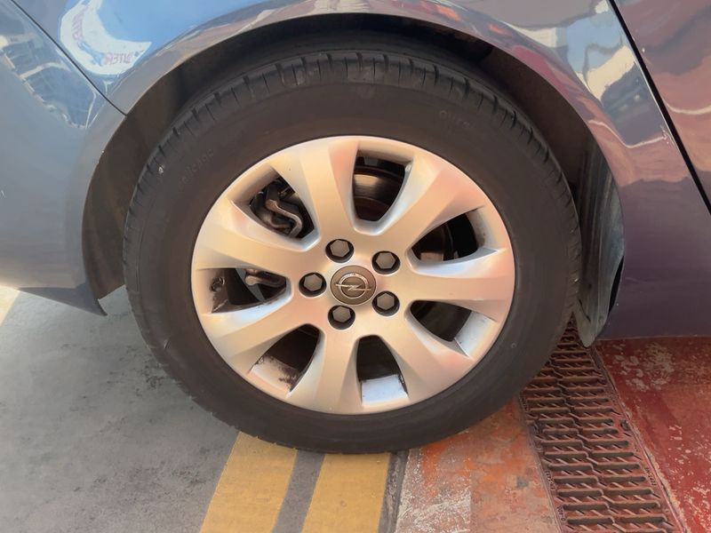 Opel Insignia 2.0 CDTI Selective 2015 – снимка 9