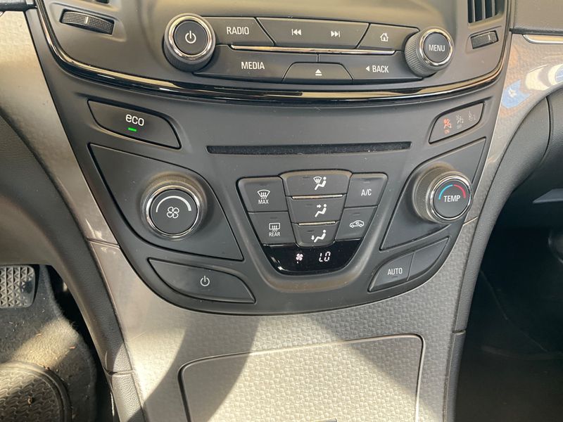 Opel Insignia 2.0 CDTI Selective 2015 – снимка 24