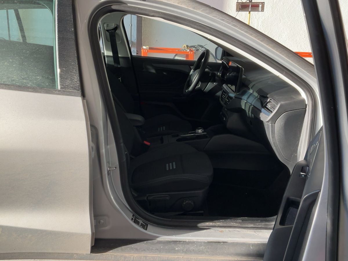 Ford Focus 2025 — photo 17