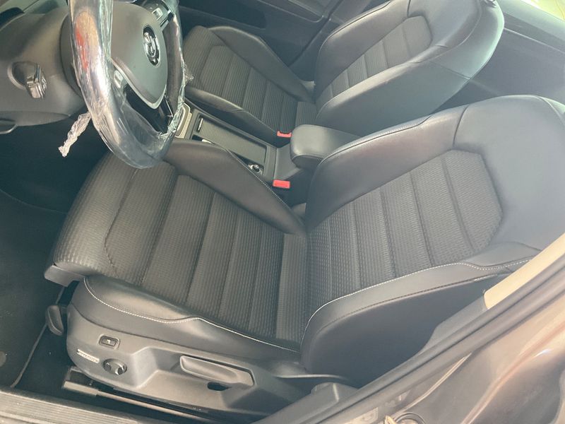 Volkswagen Golf VII 2.0 TDI Highline BlueMotion Tech 2017 – снимка 27