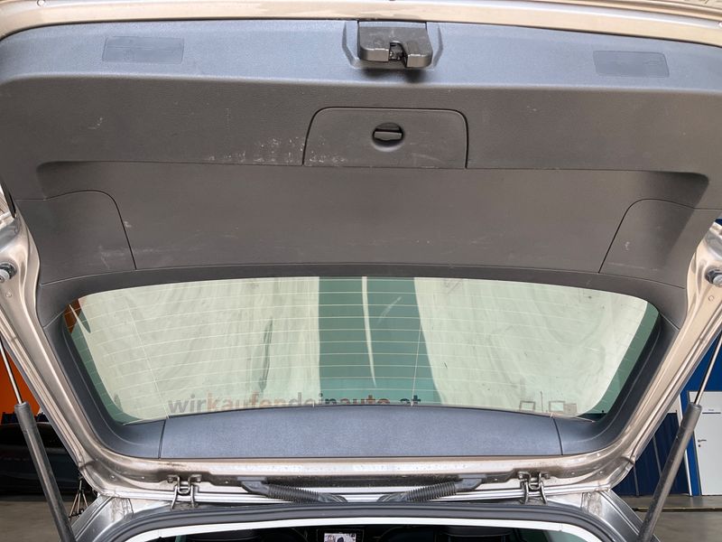 Volkswagen Golf VII 2.0 TDI Highline BlueMotion Tech 2017 – снимка 24