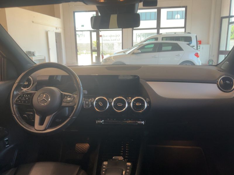 Mercedes-Benz GLA-Klasse GLA 200 d Style 2022 – снимка 17