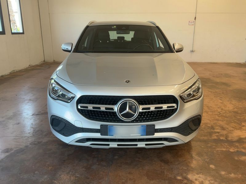 Mercedes-Benz GLA-Klasse GLA 200 d Style 2022 – снимка 14