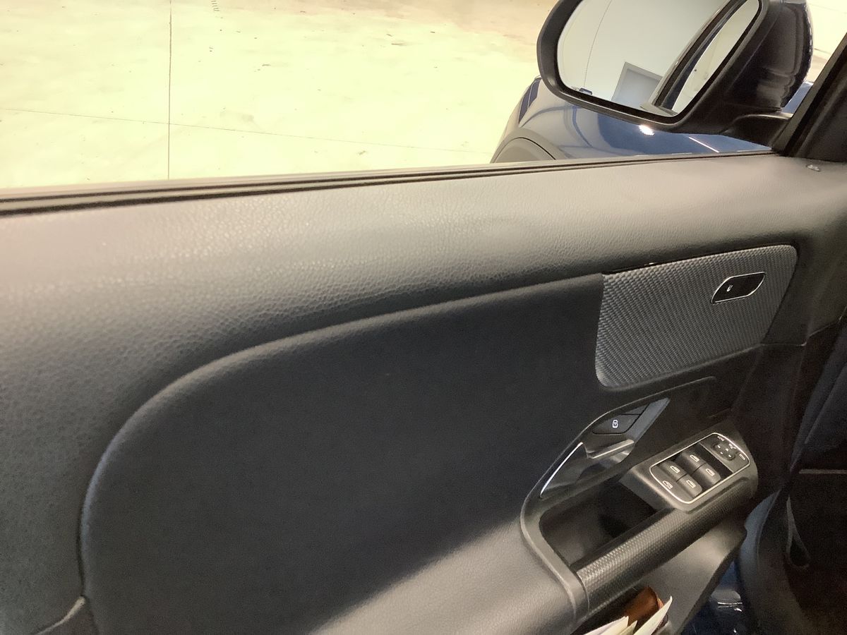 Mercedes-Benz GLB-Klasse 2021 — photo 30