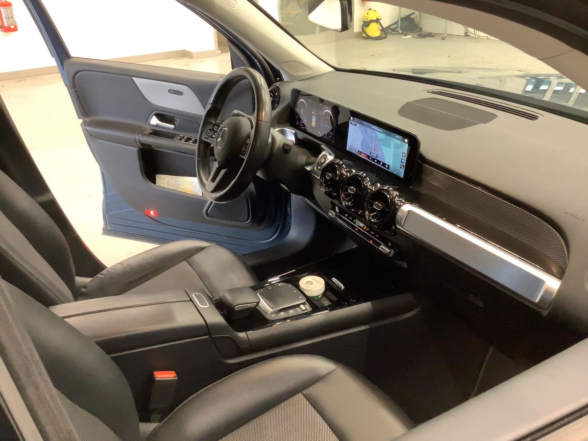 Mercedes-Benz GLB-Klasse 2021 — photo 17