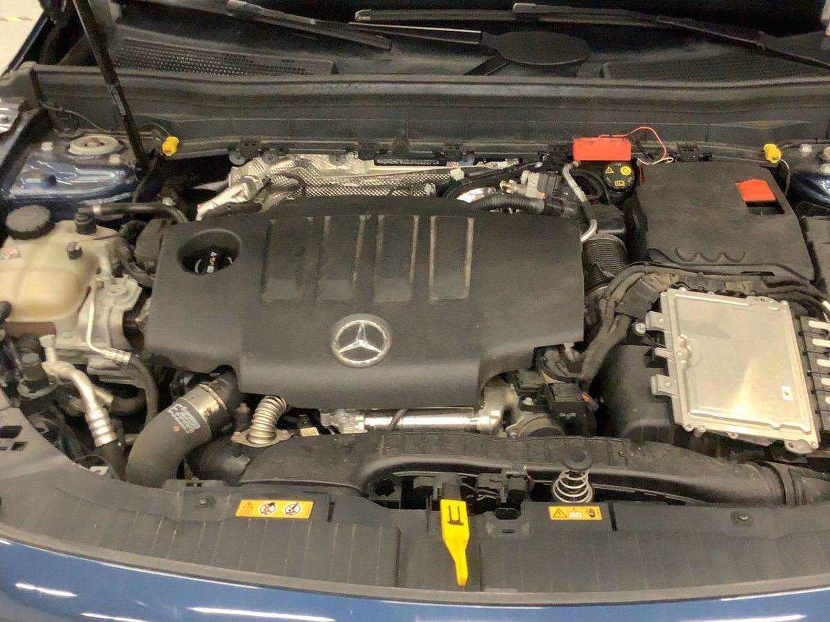 Mercedes-Benz GLB-Klasse 2021 — photo 40