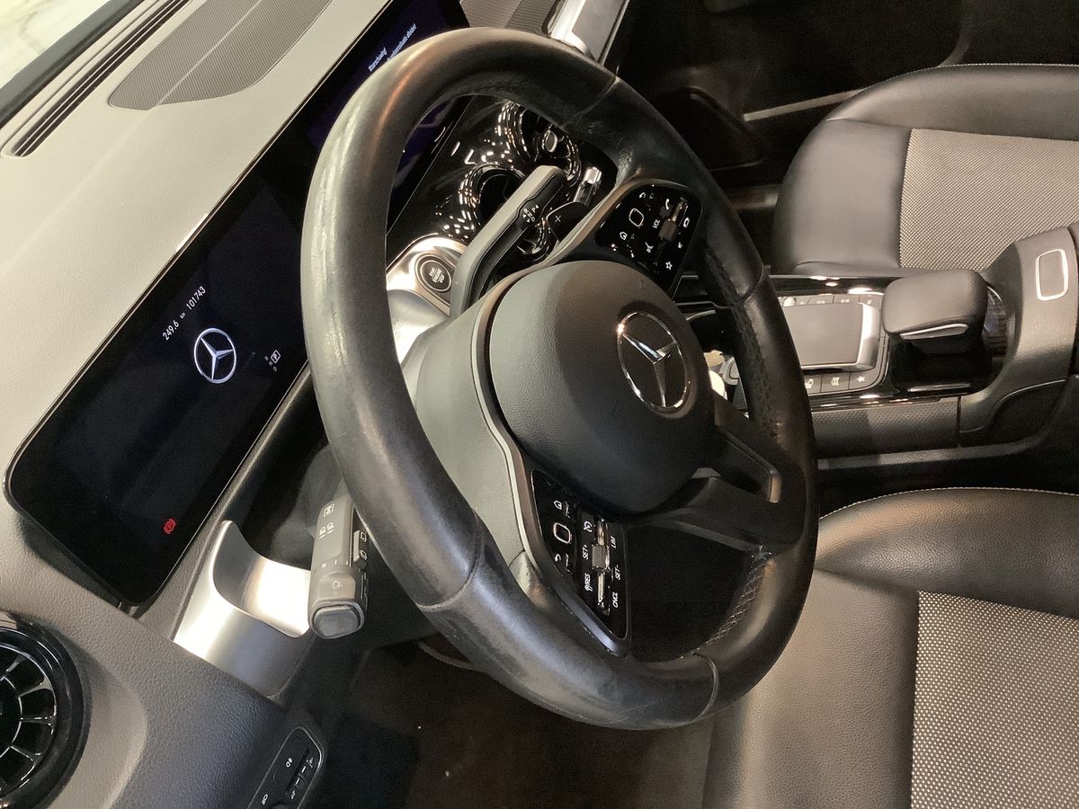 Mercedes-Benz GLB-Klasse 2021 — photo 31