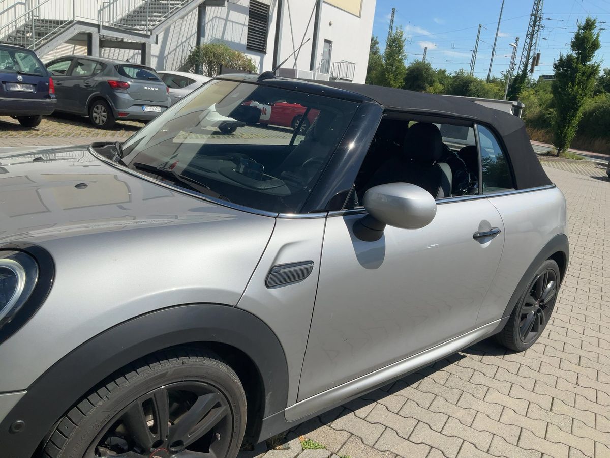 MINI Cabrio Cooper John Cooper Works Trim