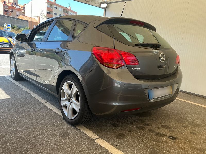 Opel Astra 1.3 CDTI Enjoy — zdjęcie 3