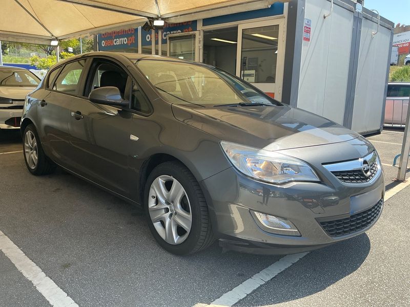 Opel Astra 1.3 CDTI Enjoy — zdjęcie 8
