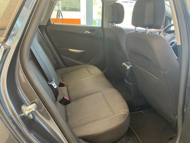 Opel Astra 1.3 CDTI Enjoy — zdjęcie 14