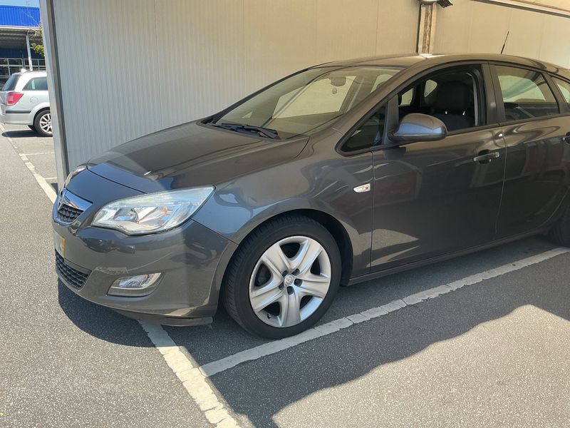Opel Astra 1.3 CDTI Enjoy — zdjęcie 2