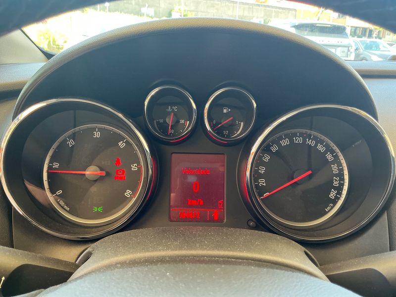 Opel Astra 1.3 CDTI Enjoy — zdjęcie 13