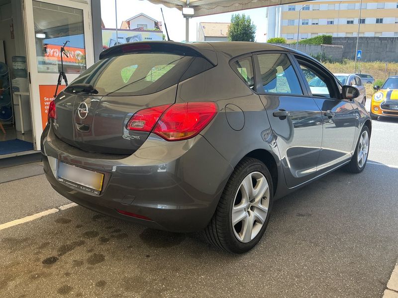 Opel Astra 1.3 CDTI Enjoy — zdjęcie 6