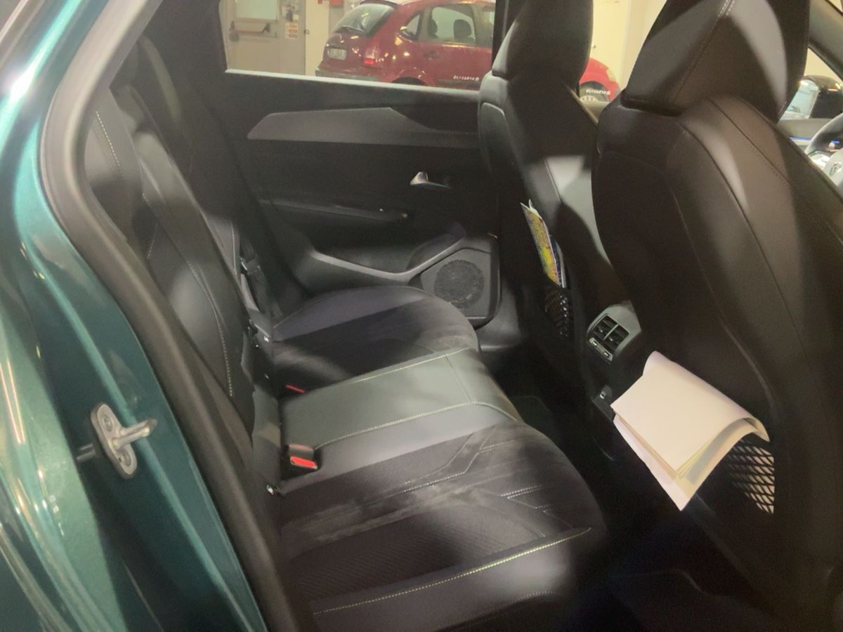 Peugeot 308 2022 — photo 20