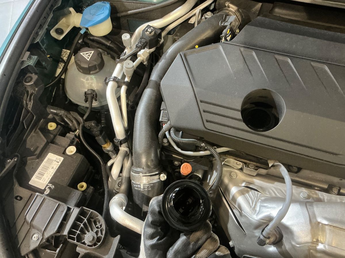 Peugeot 308 2022 — photo 32