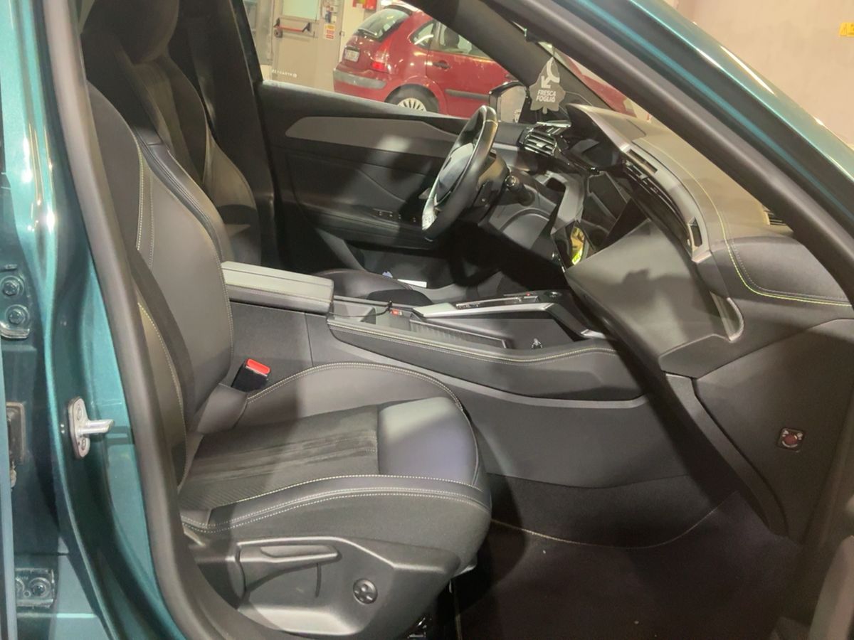 Peugeot 308 2022 — photo 17