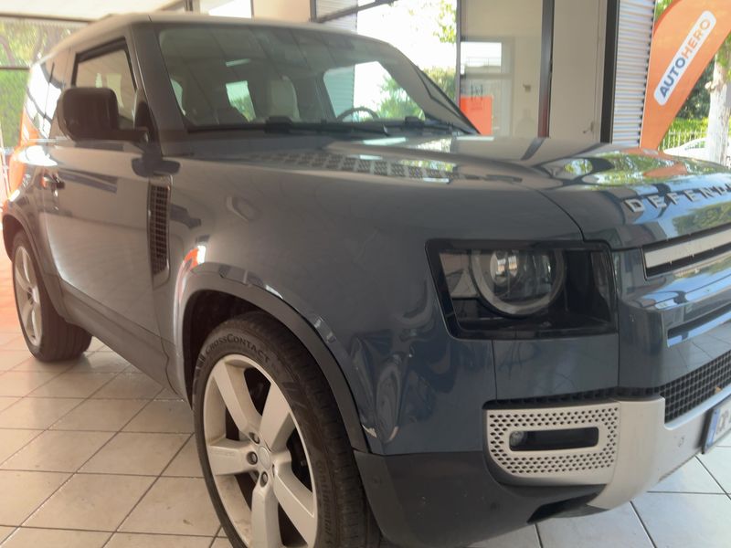 Land Rover Defender D300 Mild-Hybrid 90 SE — zdjęcie 8