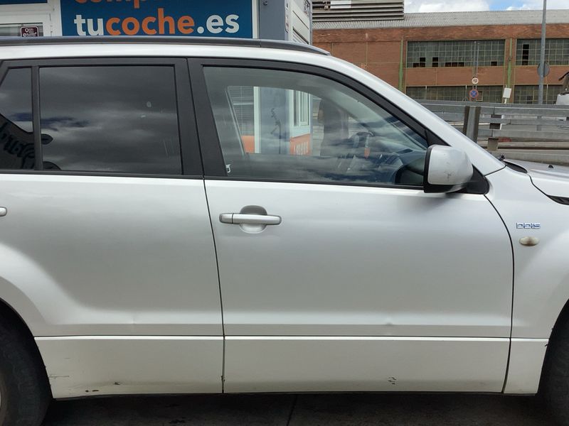 Suzuki Grand Vitara 1.9 DDiS 5 portes — zdjęcie 7